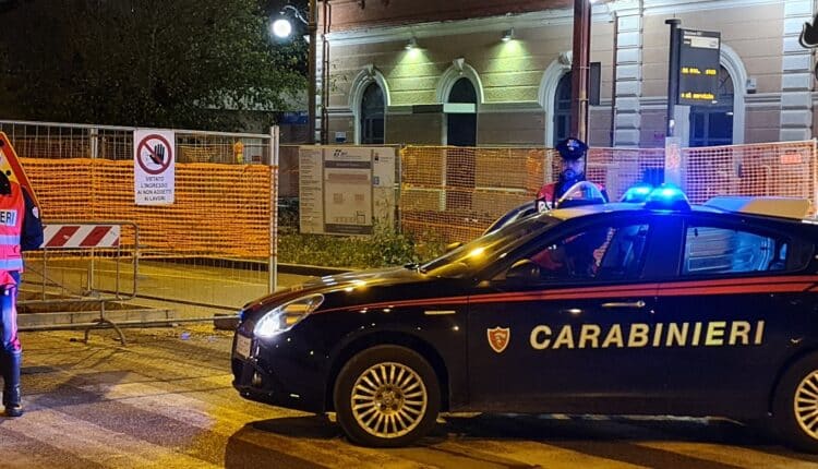 Cesena: aggredisce passeggera e carabinieri sul treno, arrestato.