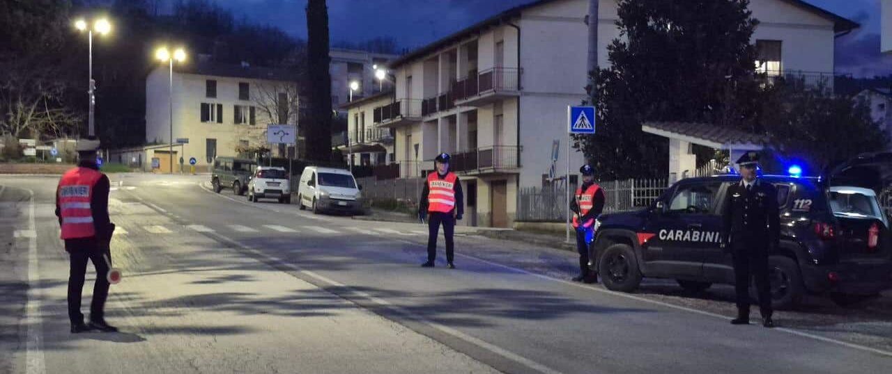 Città di Castello: controlli dei Carabinieri nel weekend, cinque persone sanzionate.