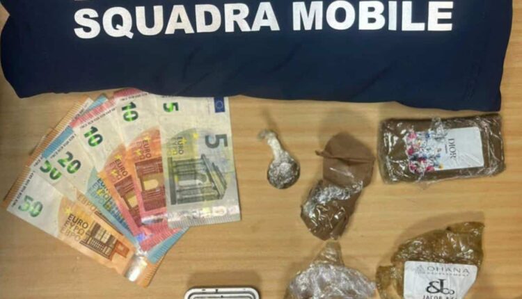 Isernia, arrestato spacciatore nel centro storico: la Polizia di Stato scopre rete di pusher in monopattino