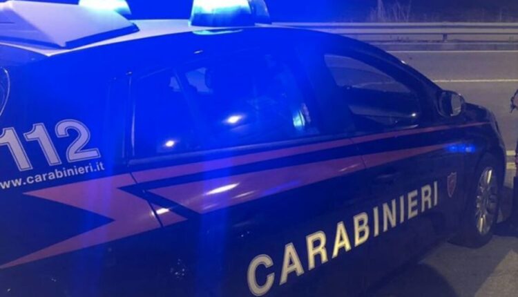 Napoli, figlio 44enne picchia l’anziana madre: arrestato dai Carabinieri