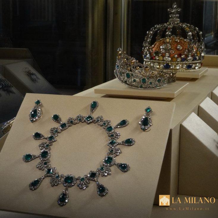 Furto dei gioielli di Napoleone al Louvre, Macron promette l’arresto dei colpevoli