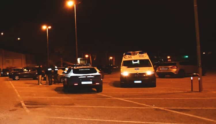 Perugia, 23enne ucciso a coltellate nel parcheggio di via Vanvitelli: indaga la Polizia di Stato