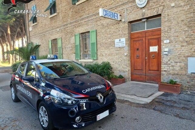 Cecina: entra nell'abitazione di un'anziana e la deruba di oro e denaro, arrestato.