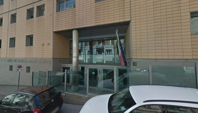 La corte d'Appello di Ancona condanna lo stupro della diciassettenne di Macerata. Tre anni di reclusione per l'imputato