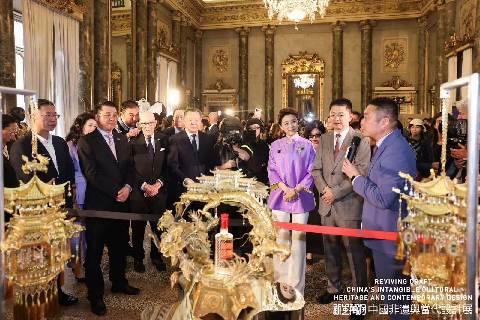 L'età brilla alla mostra Reviving Craft—China's Intangible Cultural Heritage and Contemporary Design del 2025