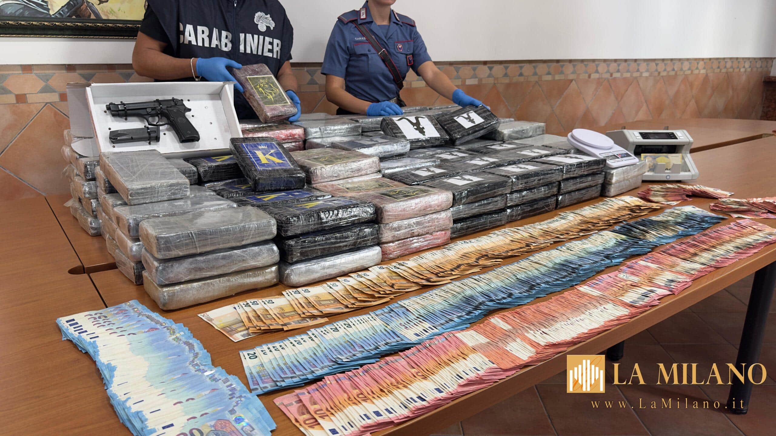 Roma, duro colpo al traffico di droga: Carabinieri sequestrano 200 kg di cocaina e 30mila euro in contanti