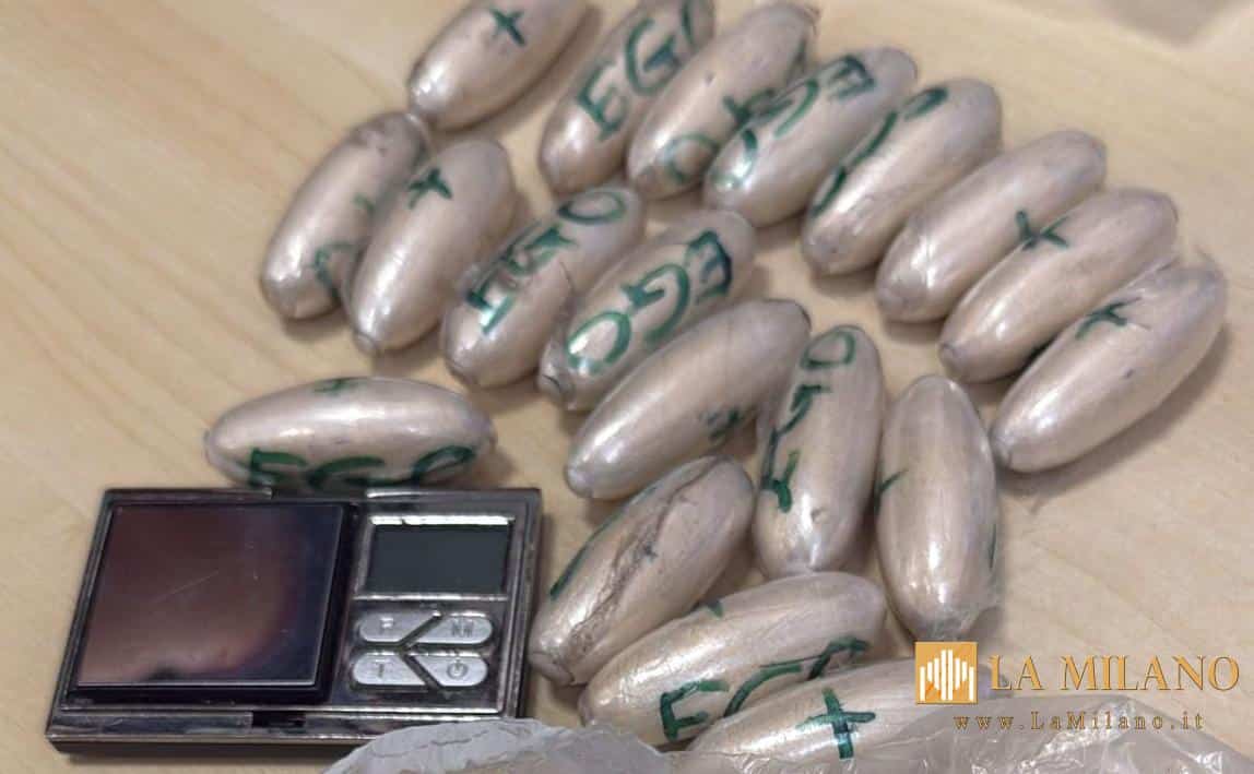 Roma, fugge nella metro Piramide con 20 ovuli di eroina: arrestato 27enne tunisino dalla Polizia di Stato