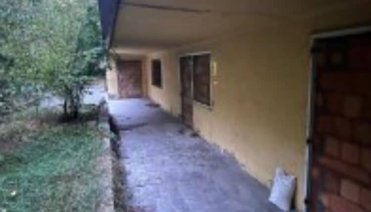 Modena, sgomberata l’ex Cra Ramazzini: denunciati due occupanti e messa in sicurezza l’area di via Luosi