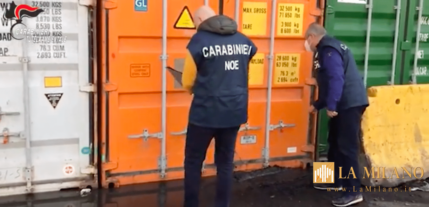 Napoli, primo arresto in Italia per spedizione illegale di rifiuti: operazione del NOE