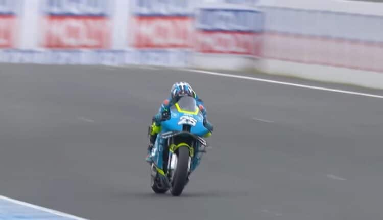 MotoGP: trionfo in solitaria per Raul Fernandez. Sul podio anche Di Giannantonio e Bezzecchi, Bagnaia a terra nel finale.