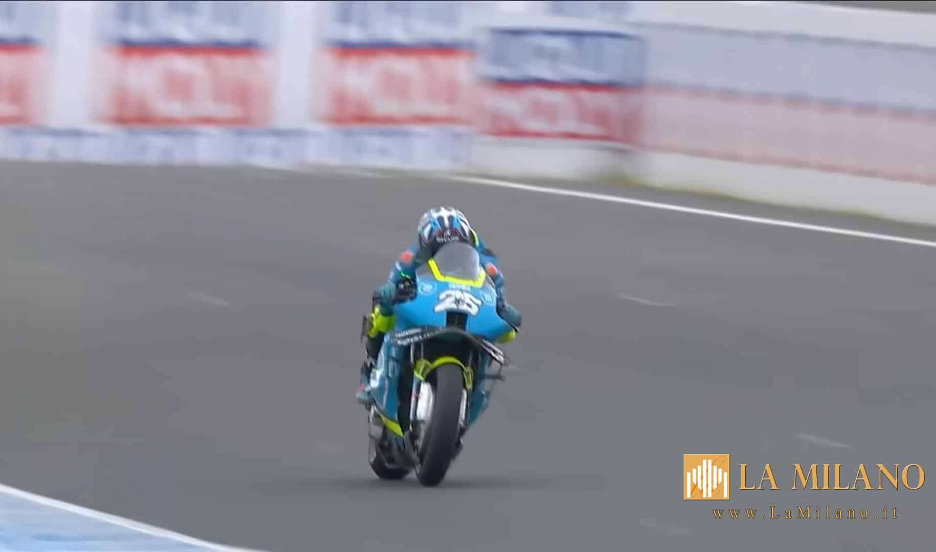 MotoGP: trionfo in solitaria per Raul Fernandez. Sul podio anche Di Giannantonio e Bezzecchi, Bagnaia a terra nel finale.