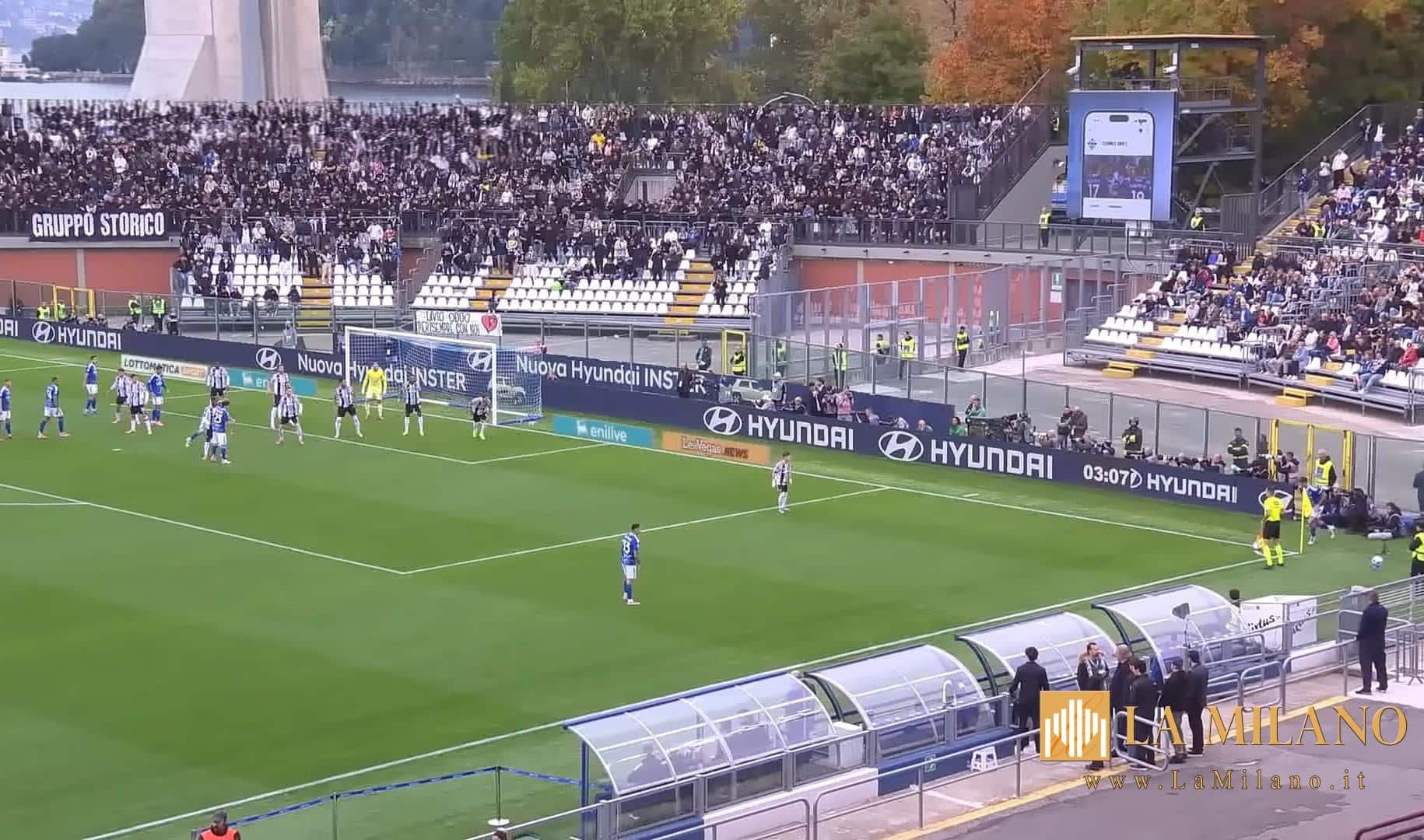 Serie A: il Milan vola al primo posto solitario, il Como stende la Juventus e il Bologna vince a Cagliari