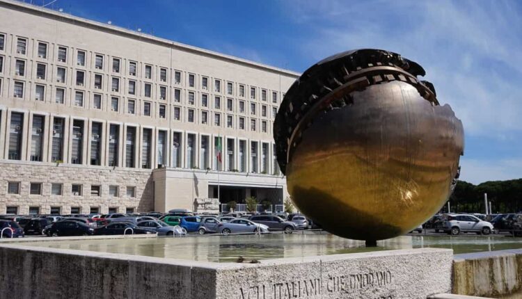 Tajani a Parigi per la riunione internazionale sul piano di pace USA per Gaza