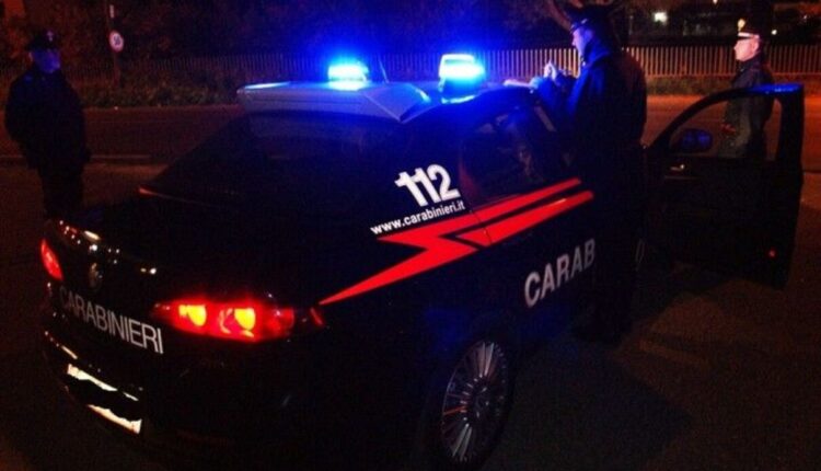 Melfi, Carabinieri arrestano 2 ladri in fuga con veicolo rubato