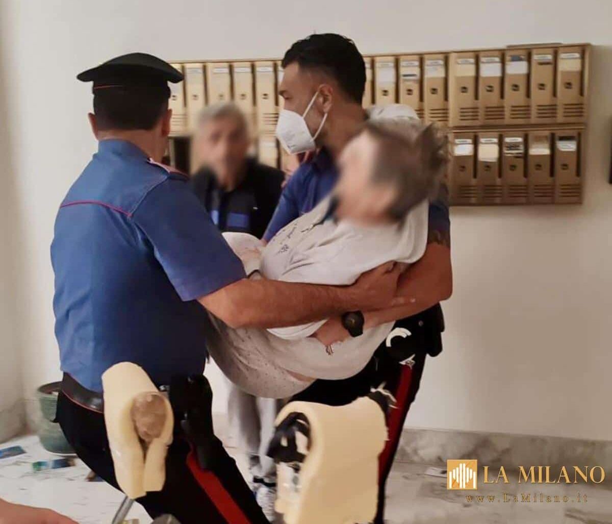 Villaricca, incendio in casa: carabinieri salvano un’anziana disabile intrappolata tra le fiamme