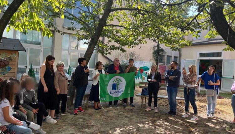 Scuola Primaria Selvaiezzi alza la Bandiera Verde: riconoscimento Eco-Schools per l’impegno nella sostenibilità.
