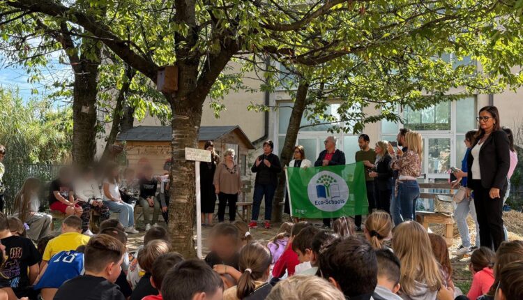 Scuola Primaria Selvaiezzi alza la Bandiera Verde: riconoscimento Eco-Schools per l’impegno nella sostenibilità.