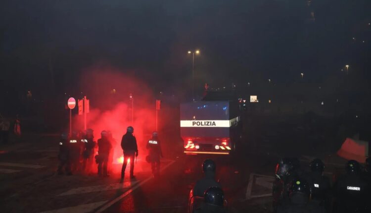 70 fermati, 2 arresti e 3 indagati per gli scontri durante il corteo e la partita Italia-Israele: il bilancio della Polizia di Stato di Udine