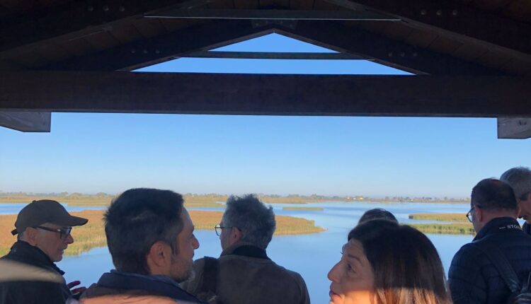 Valle Mandriole, inaugurata la nuova torretta per l’avvistamento dell’avifauna nel Parco del Delta del Po