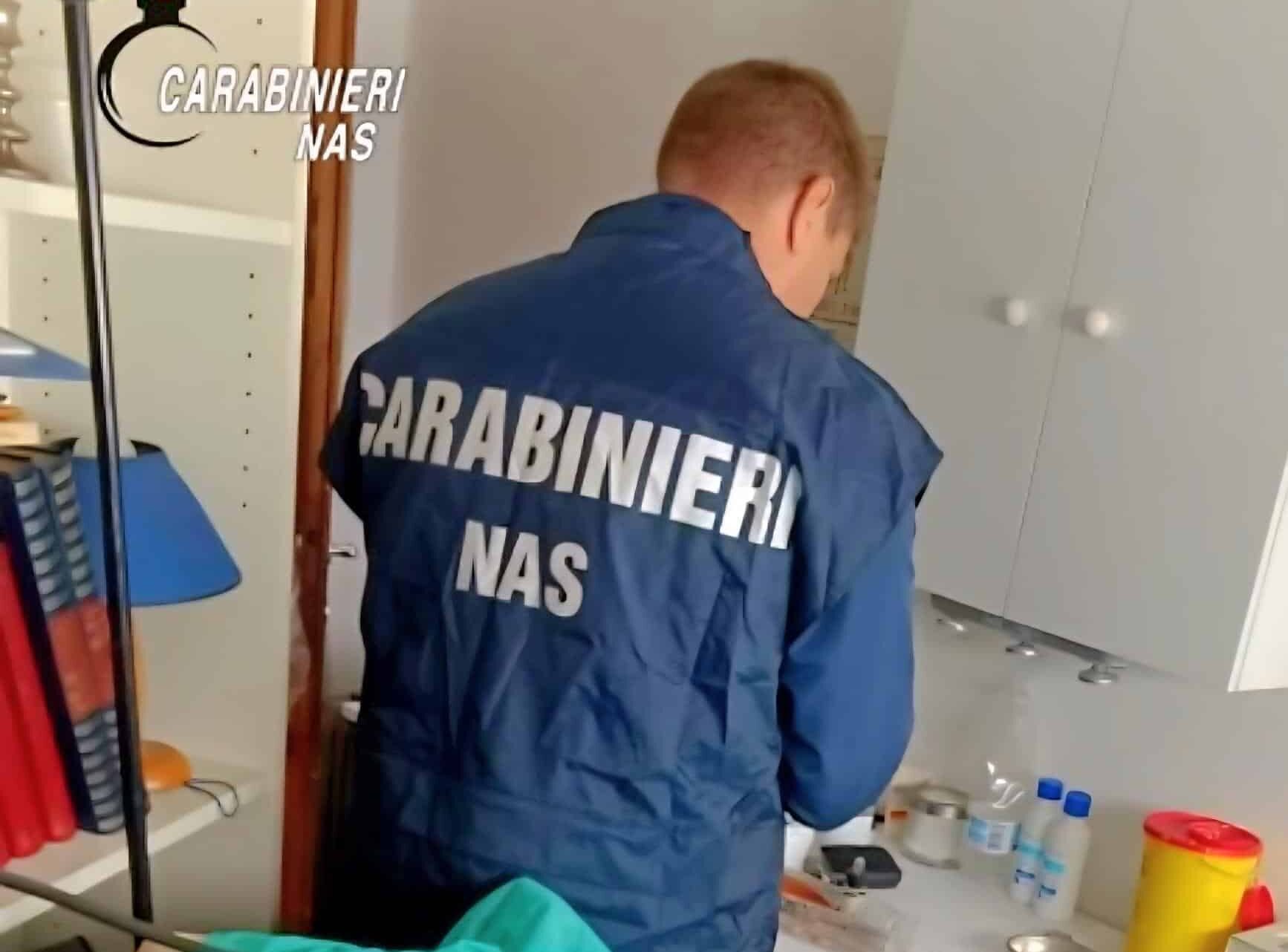 Brescia, falso dentista esercitava in casa: denunciato odontotecnico, sequestrato studio abusivo