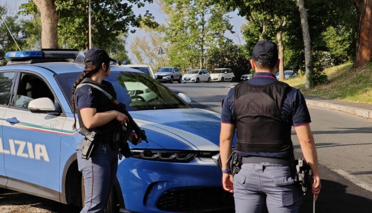 Roma, banda di ladri in trasferta tra Campania e Lazio: 4 arresti della Polizia di Stato