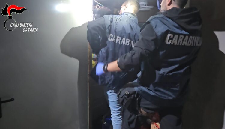 Catania, sgominata banda delle “rapine in villa”: sette arresti, sequestri e riti esoterici per propiziare i colpi