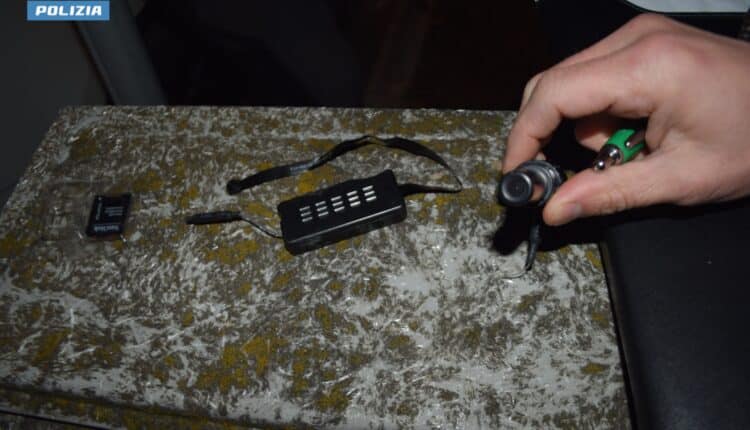 L’Aquila: la Polizia di Stato scopre un sistema di microtelecamere nascoste in diversi appartamenti. Denunciato un 56enne per interferenze illecite nella vita privata