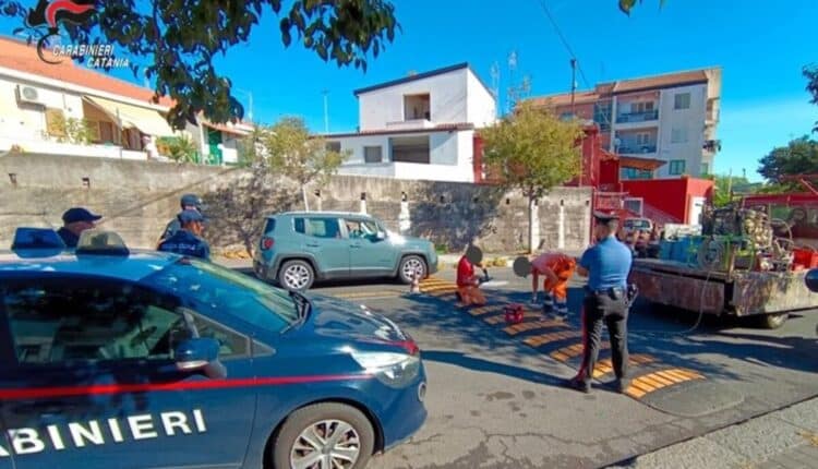Catania, controlli a tappeto dei Carabinieri: recuperata refurtiva comunale, sequestrata cocaina e denunce per armi e violazioni amministrative
