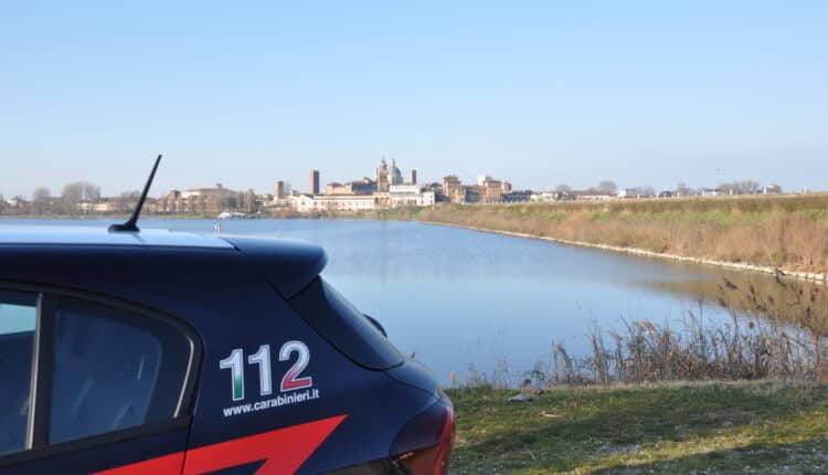 Mantova: si finge dipendente della banca e maresciallo dei Carabinieri per truffare un uomo. Denunciato un 22enne di Napoli