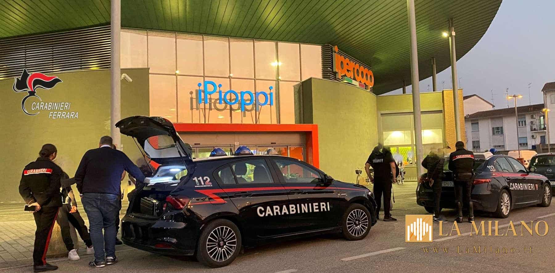 Ferrara, weekend di tensione: rissa al centro commerciale di Copparo e controlli dei Carabinieri tra Comacchio, Mesola e Goro