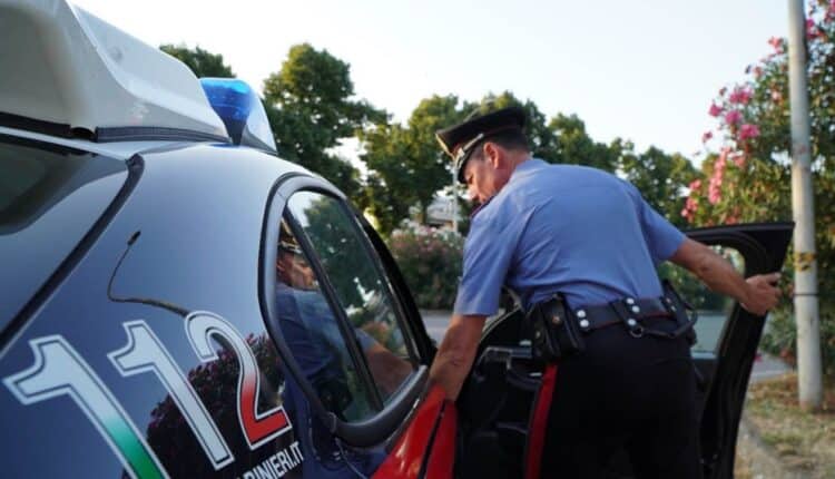 Caserta, picchia la compagna dopo una lite: 37enne arrestato per maltrattamenti e lesioni