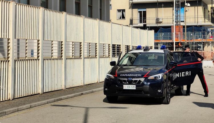 Santa Maria Capua Vetere, rapina con coltello: fermato 17enne