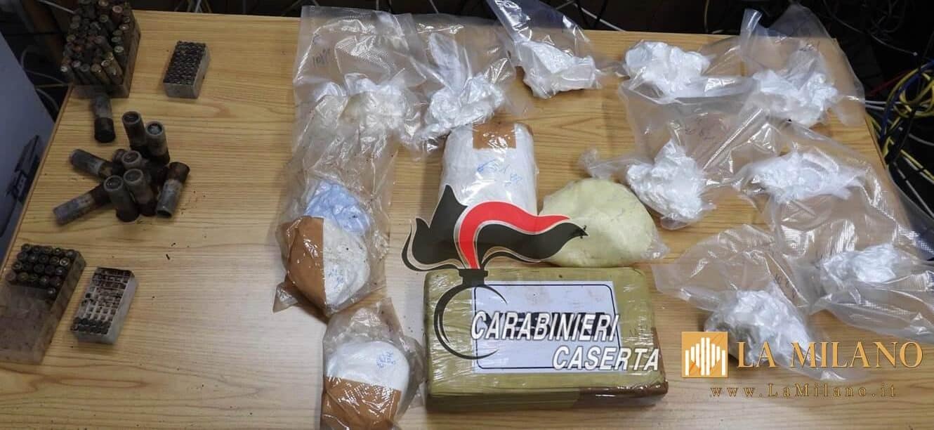 Castel Volturno: scoperto nascondiglio con cocaina e munizioni, arresti in corso.