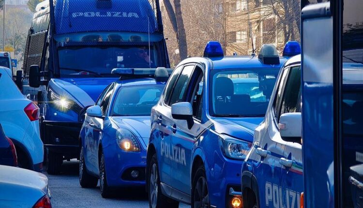 Roma: Quarticciolo, il fiuto di Argo incastra pusher e smaschera deposito di crack. Altri 7 arresti.