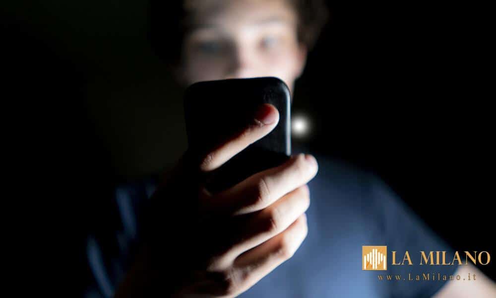 L’Unione Europea spinge per una rete più sicura: nuove regole per proteggere i minori online