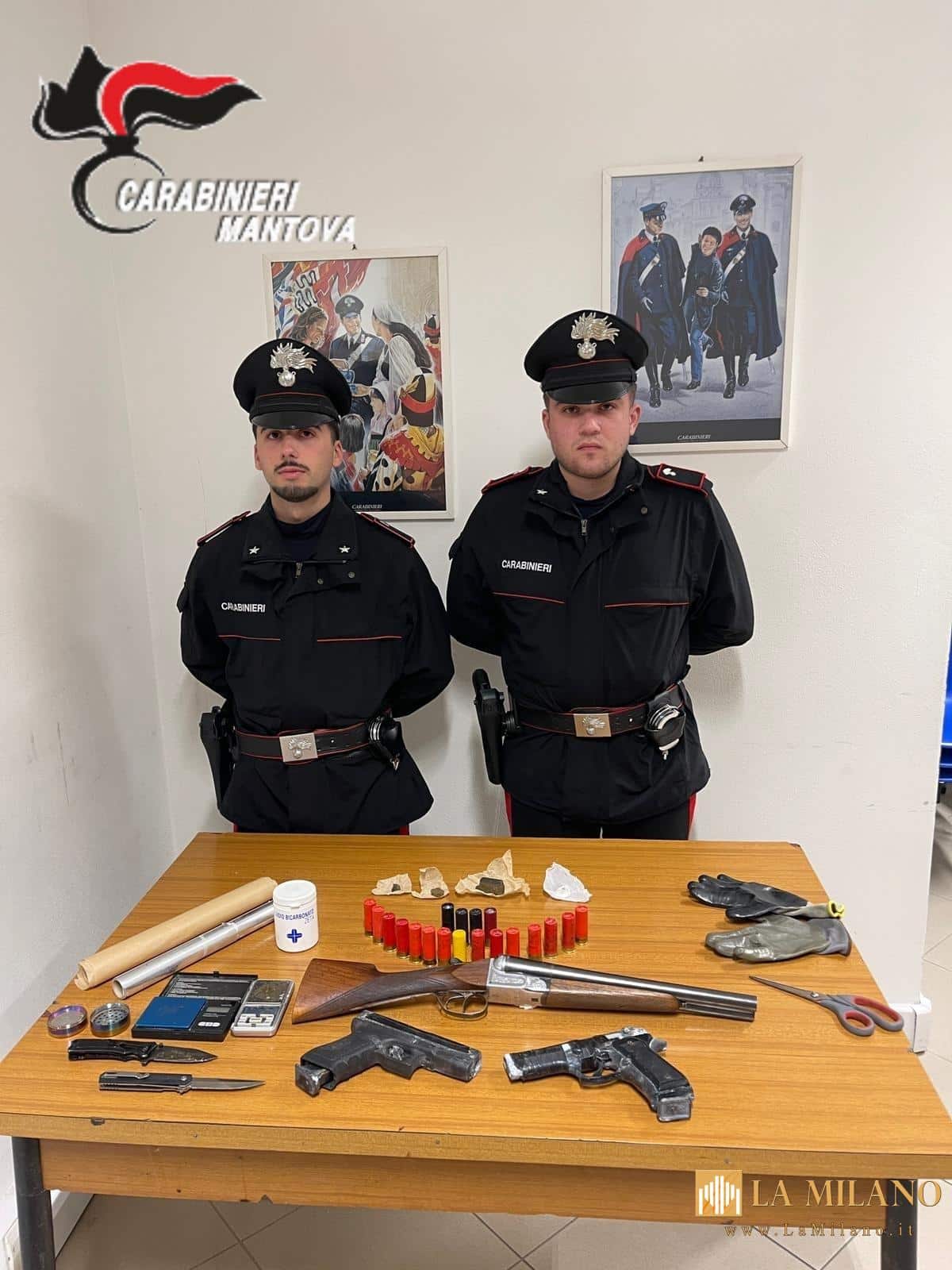 Mantova, Carabinieri arrestano 25enne con droga, armi e munizioni durante compleanno a Pegognaga