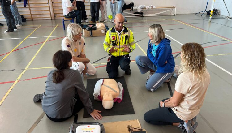 Suzzara, 116 studenti imparano a salvare una vita: AREU entra in classe per la Giornata mondiale della Rianimazione cardiopolmonare