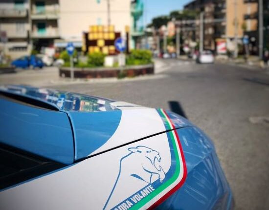 Napoli: un minorenne denunciato per porto di armi, un altro trovato alla guida senza patente.