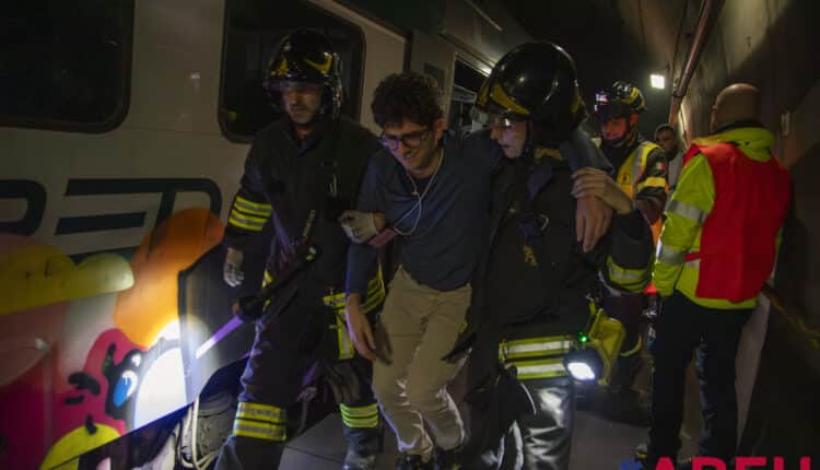 Milano, AREU guida la maxi esercitazione nel Passante: 24 feriti simulati e un PMA operativo in pochi minuti