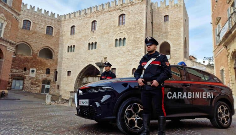 Truffa agli anziani a Fabriano: arrestati 2 giovani per raggiro