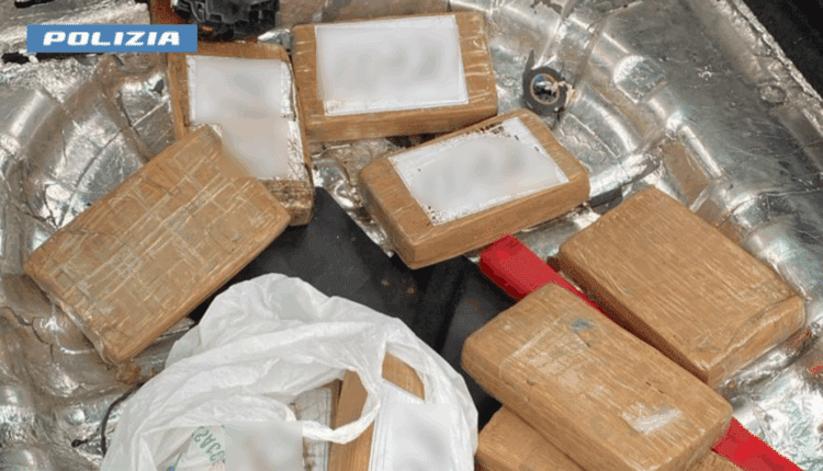 Monza, arrestato 27enne con oltre 10 chili di cocaina nascosti nel bagagliaio dell’auto