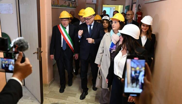 Roma, la Giunta approva due nuove misure: Verdone “sindaco per un giorno” partecipa ai lavori