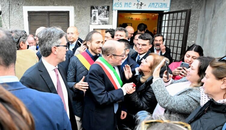 Roma, la Giunta approva due nuove misure: Verdone “sindaco per un giorno” partecipa ai lavori