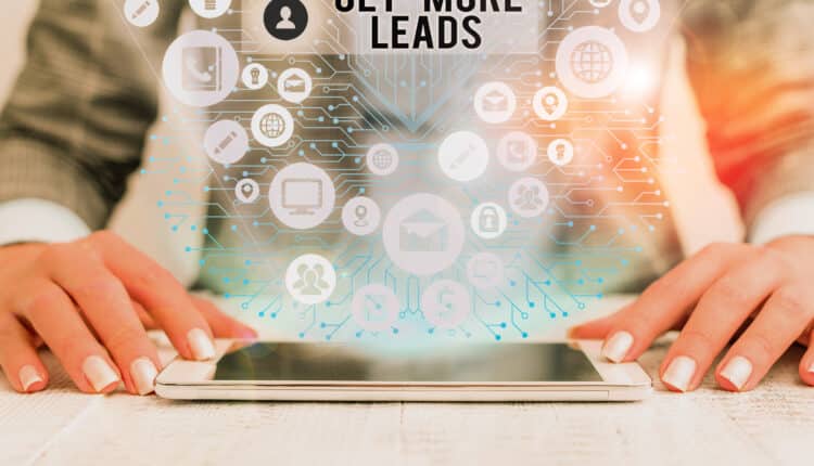 Come i brand di Milano integrano eventi fisici e social media per aumentare la visibilità.