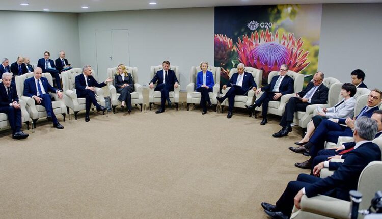 Ucraina, i leader occidentali valutano la bozza del piano USA: “Una base di partenza, ma servono modifiche per una pace sostenibile”