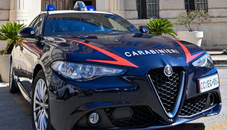 Ragusa, maltratta i familiari e viola il divieto di avvicinamento: 28enne arrestato dai Carabinieri
