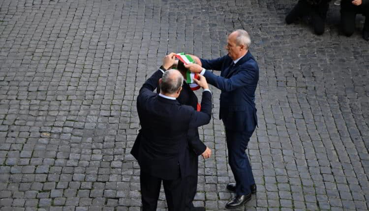 Roma, la Giunta approva due nuove misure: Verdone “sindaco per un giorno” partecipa ai lavori