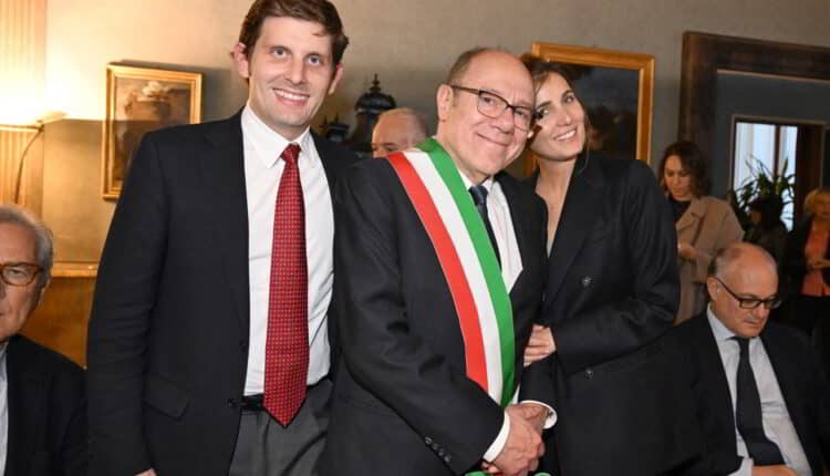 Roma, la Giunta approva due nuove misure: Verdone “sindaco per un giorno” partecipa ai lavori