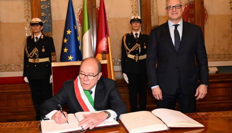 Roma, la Giunta approva due nuove misure: Verdone “sindaco per un giorno” partecipa ai lavori