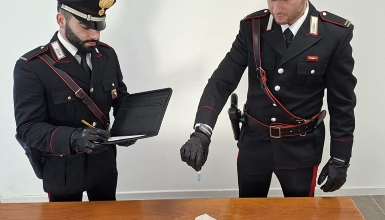 Cesena, 46enne arrestato per detenzione di cocaina e denunciato per lesioni dopo una violenta lite in appartamento